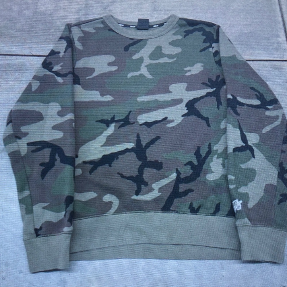 Nike Men's Green and Brown Camouflage Crewneck Sweater